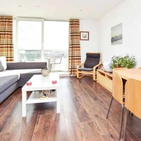 New Stylish 1 Bedroom Flat Stunning Balcony Views Brentford Esterno foto