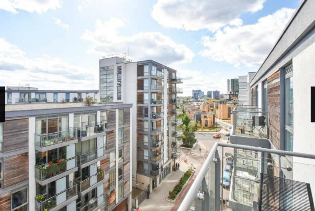 New Stylish 1 Bedroom Flat Stunning Balcony Views Brentford Esterno foto