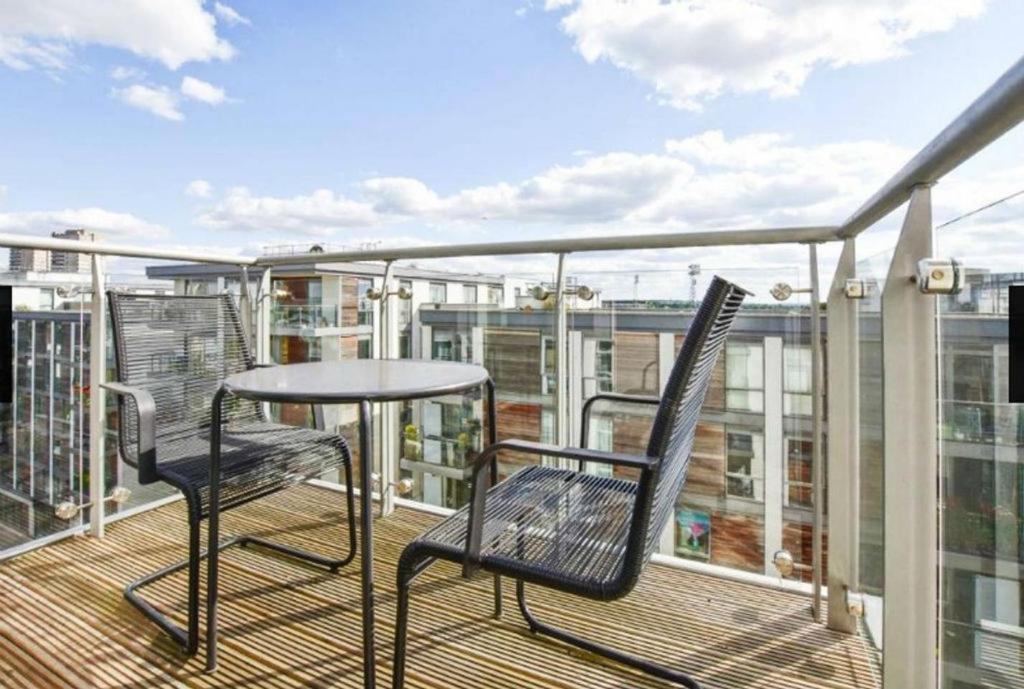 New Stylish 1 Bedroom Flat Stunning Balcony Views Brentford Esterno foto