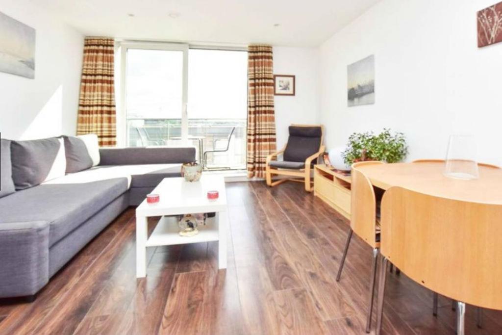 New Stylish 1 Bedroom Flat Stunning Balcony Views Brentford Esterno foto