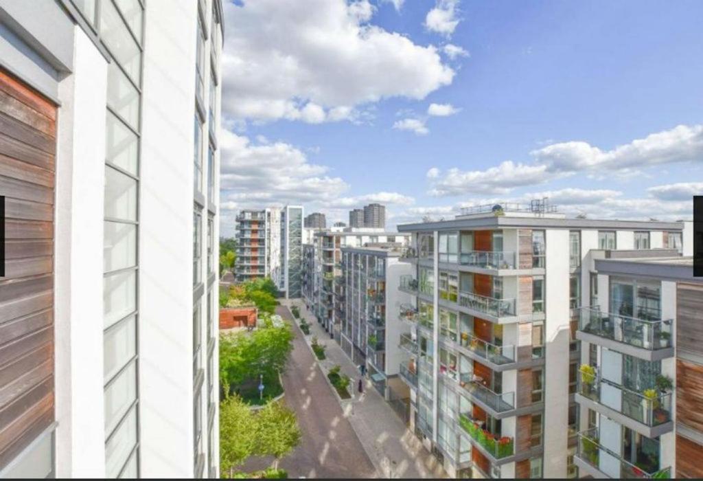 New Stylish 1 Bedroom Flat Stunning Balcony Views Brentford Esterno foto