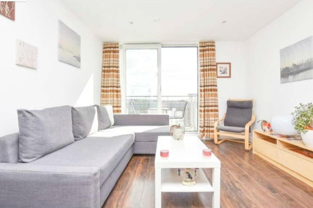 New Stylish 1 Bedroom Flat Stunning Balcony Views Brentford Esterno foto